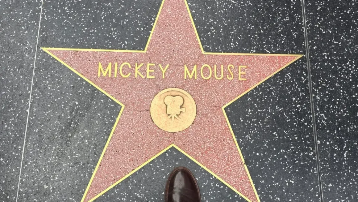 Starry ‘Unexpected’ Clicks